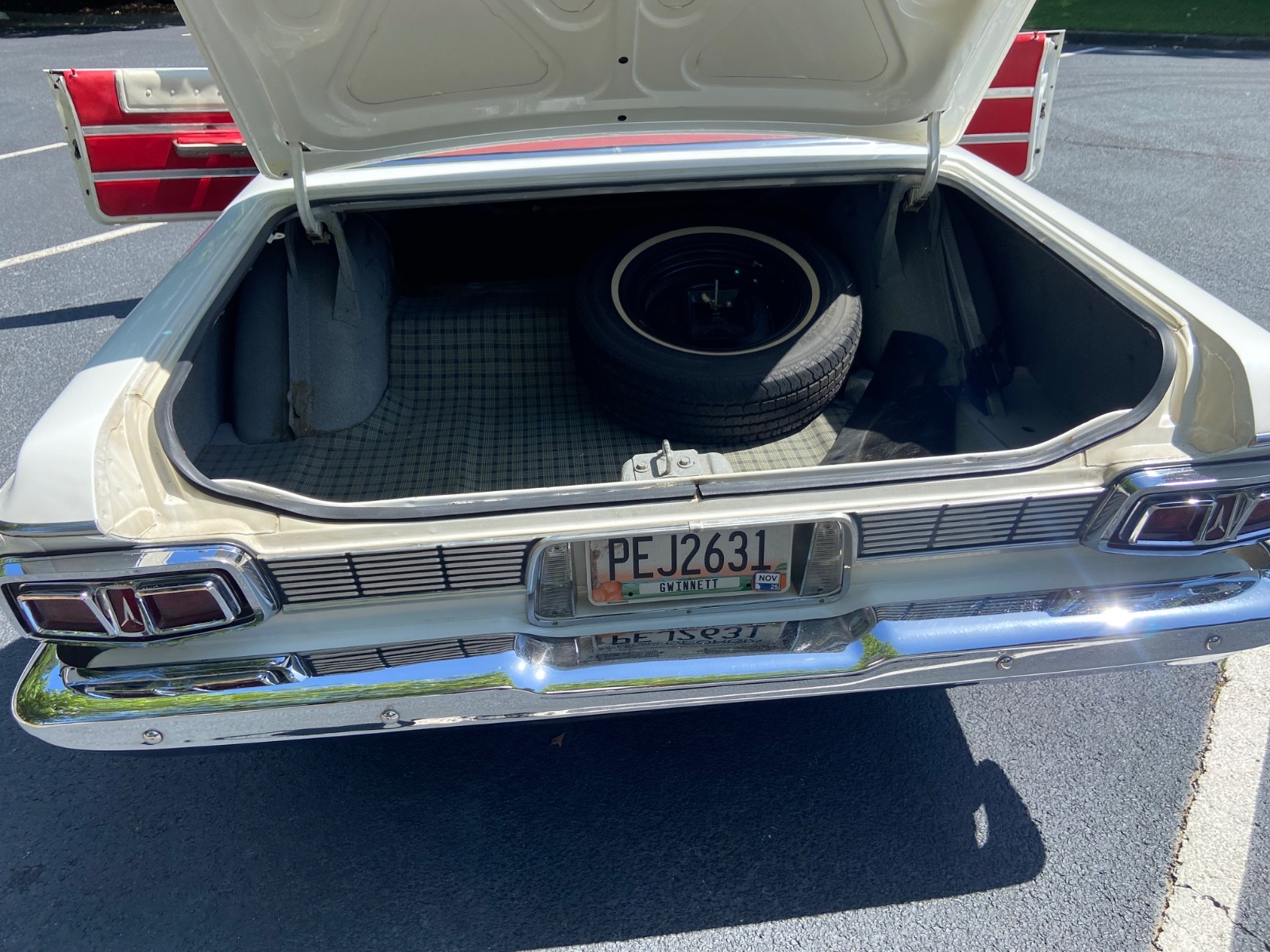 Plymouth-sport-fury-1964-Coupe-9