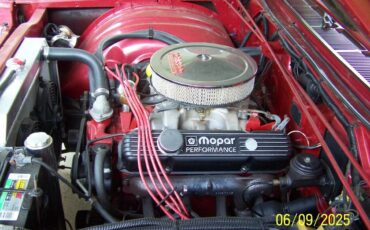 Plymouth-sport-fury-1965-red-11