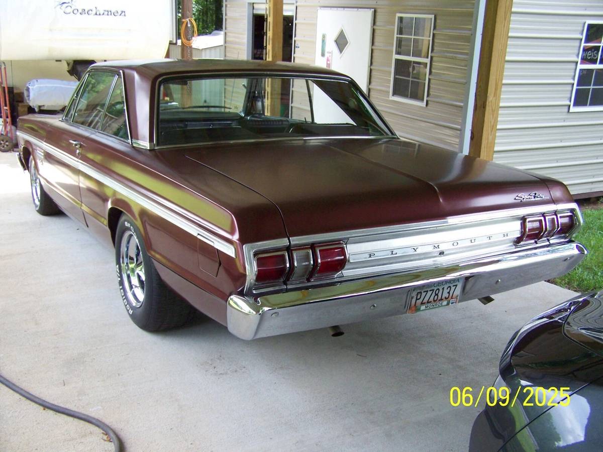 Plymouth-sport-fury-1965-red