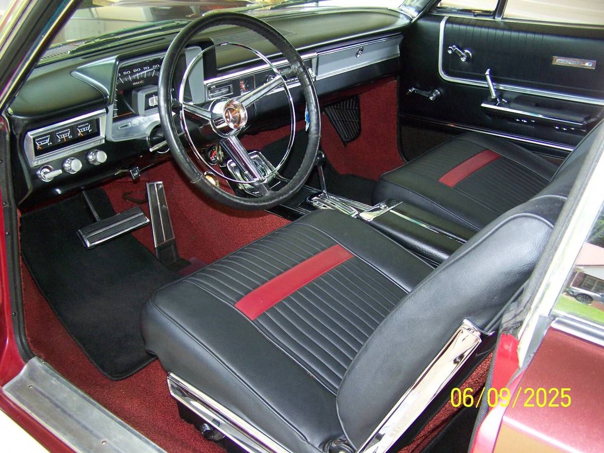 Plymouth-sport-fury-1965-red-2