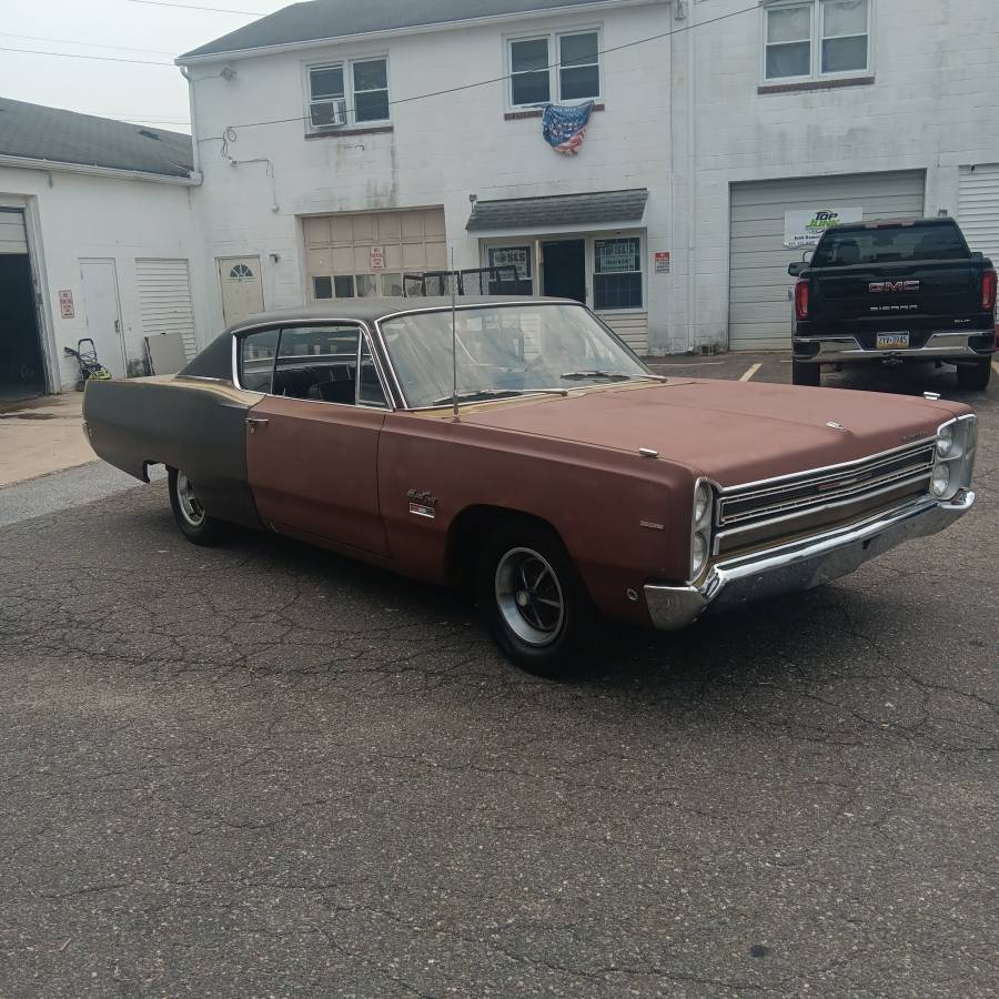 Plymouth-sport-fury-1968