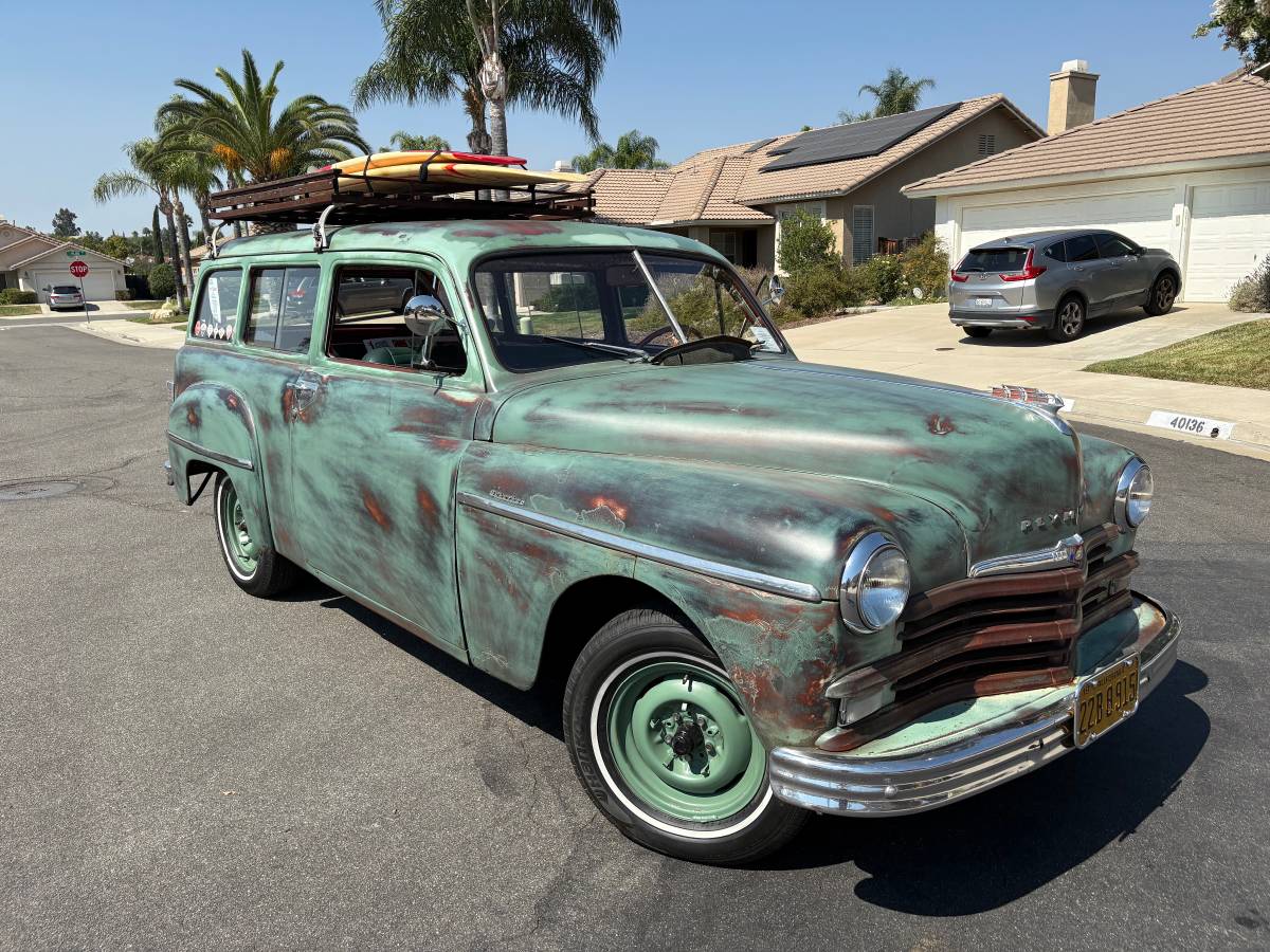 Plymouth-suburban-wagon-1949-custom-4