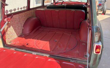 Plymouth-suburban-wagon-1949-custom-5