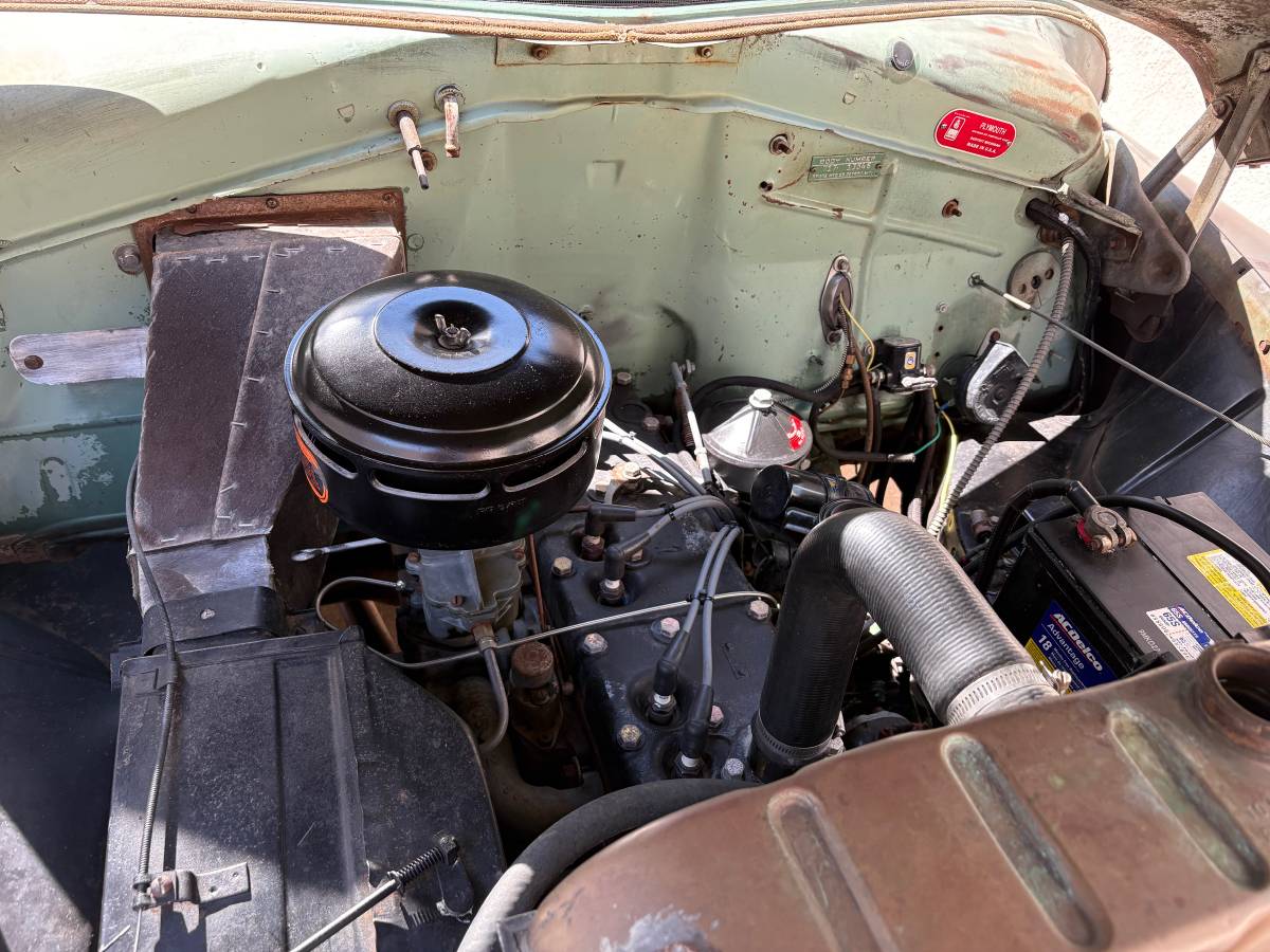 Plymouth-suburban-wagon-1949-custom-9