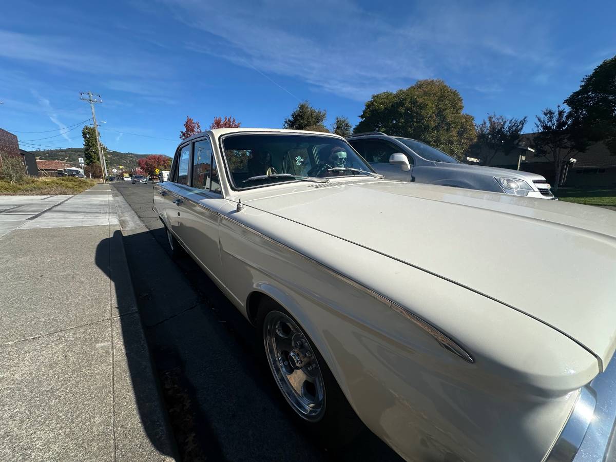 Plymouth-valiant-1963-white-1