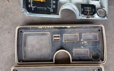 Plymouth-valiant-1966-custom-17