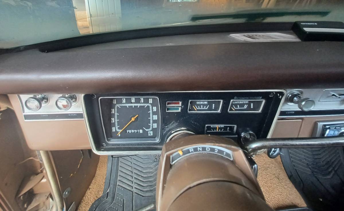Plymouth-valiant-1966-custom-4