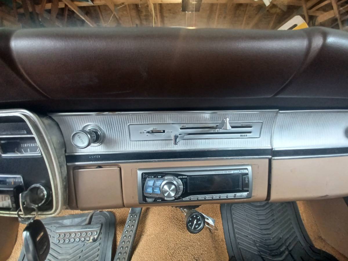 Plymouth-valiant-1966-custom-5