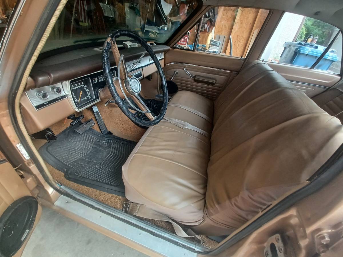 Plymouth-valiant-1966-custom-7