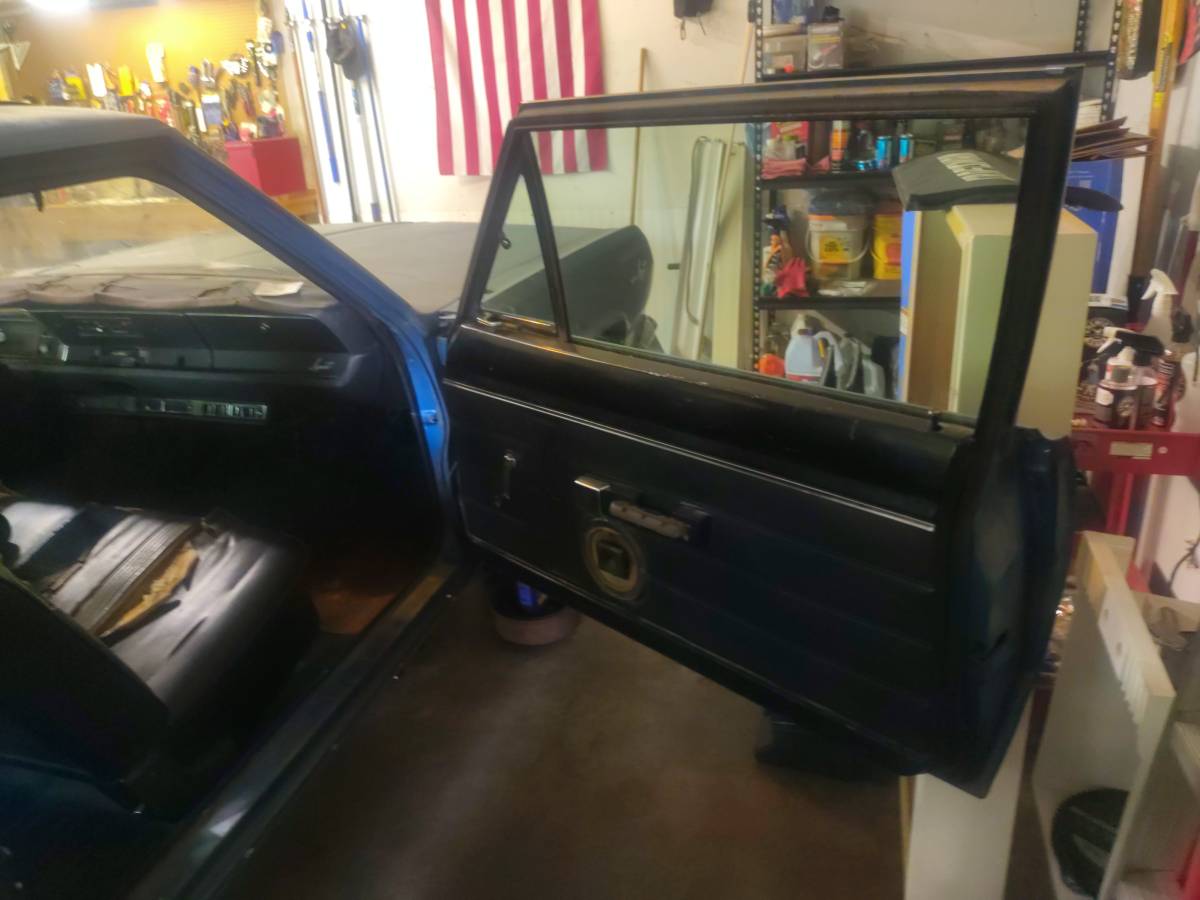 Plymouth-valiant-signet-1968-blue-10