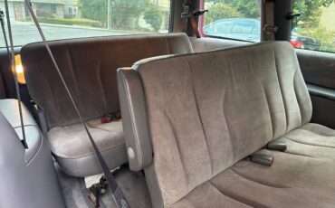 Plymouth-voyager-1993-red-10