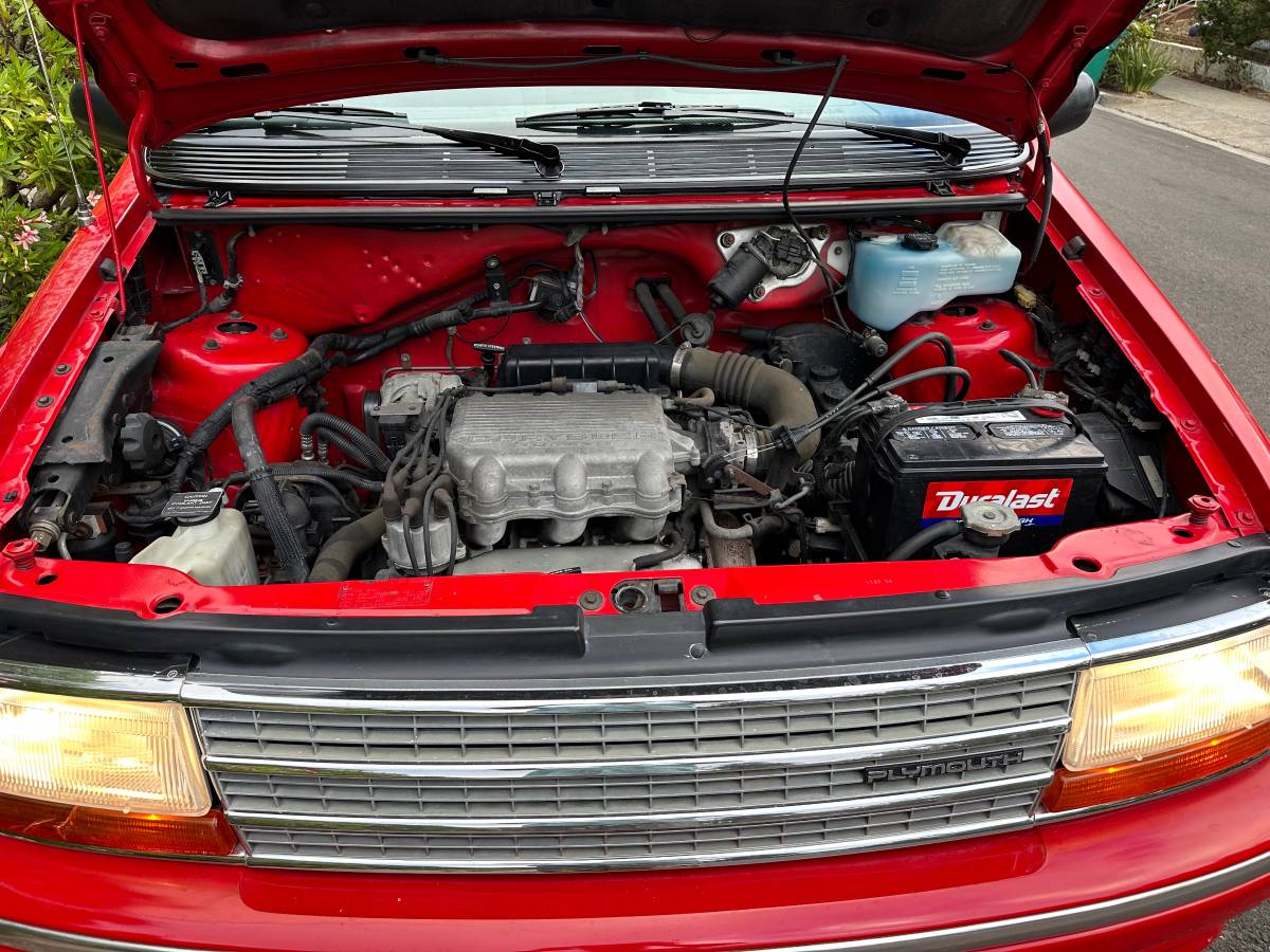 Plymouth-voyager-1993-red-15