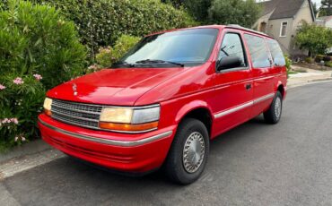 Plymouth-voyager-1993-red