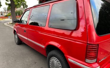 Plymouth-voyager-1993-red-7