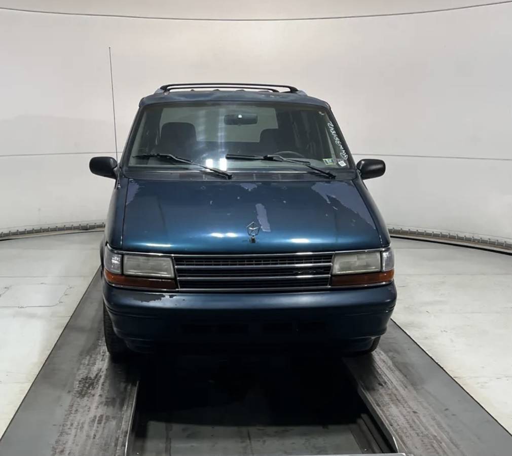 Plymouth-voyager-base-1994-green-10