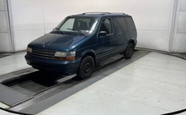 Plymouth-voyager-base-1994-green