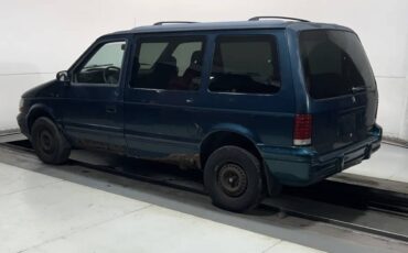 Plymouth-voyager-base-1994-green-9