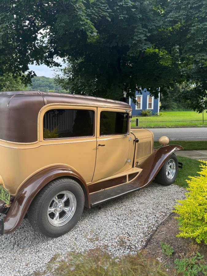 Pontiac-1929-brown-1