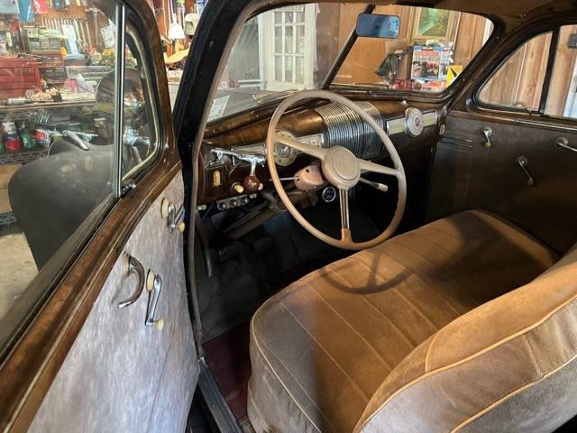 Pontiac-1940-black-8