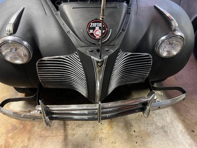 Pontiac-1940-black