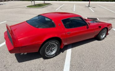Pontiac-1979-red-1