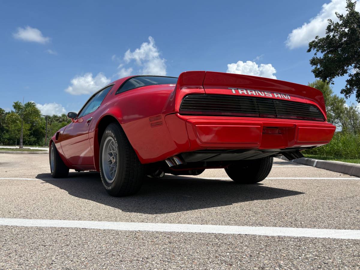 Pontiac-1979-red-10