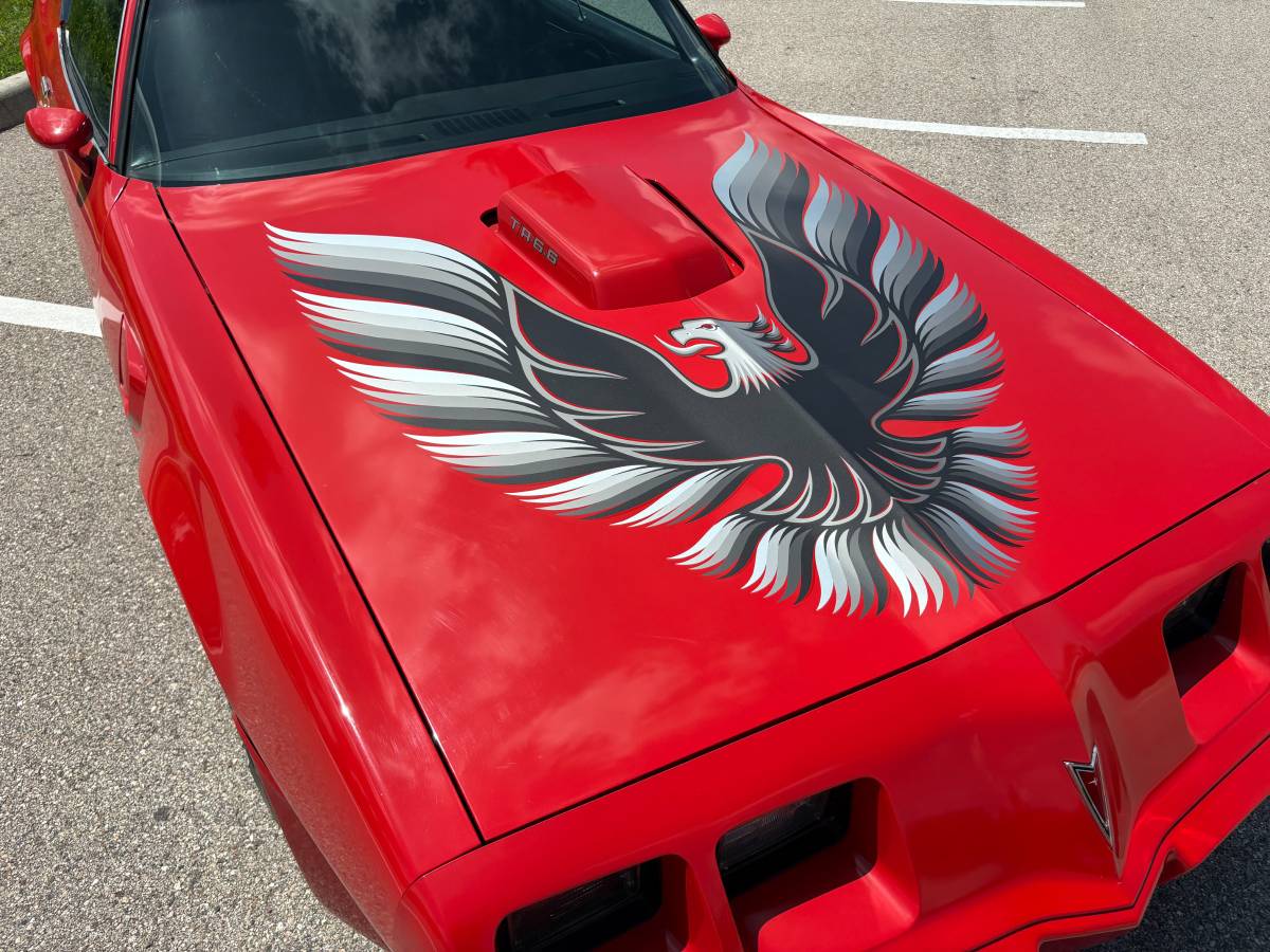 Pontiac-1979-red-2