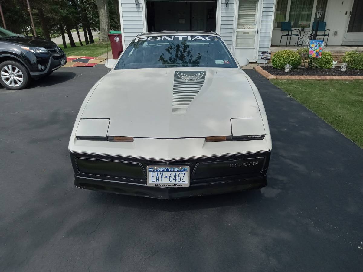 Pontiac-1983-1