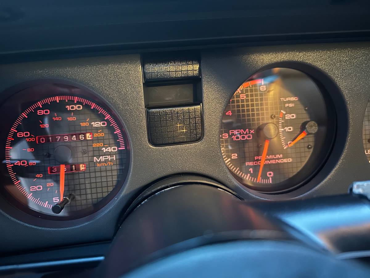 Pontiac-1989-18