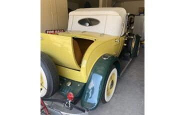 Pontiac-2-dr-coupe-1931-Yellow-green-white-Yellow-green-tan-10