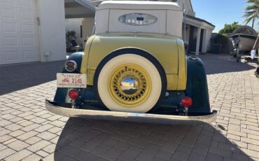 Pontiac-2-dr-coupe-1931-Yellow-green-white-Yellow-green-tan-12