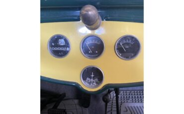 Pontiac-2-dr-coupe-1931-Yellow-green-white-Yellow-green-tan-20