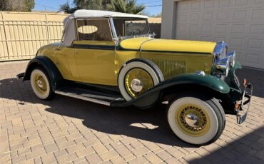 Pontiac-2-dr-coupe-1931-Yellow-green-white-Yellow-green-tan-6