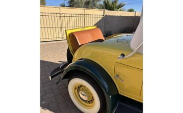 Pontiac-2-dr-coupe-1931-Yellow-green-white-Yellow-green-tan-7