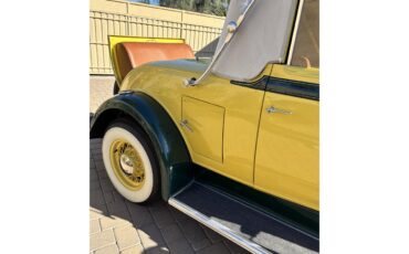 Pontiac-2-dr-coupe-1931-Yellow-green-white-Yellow-green-tan-8