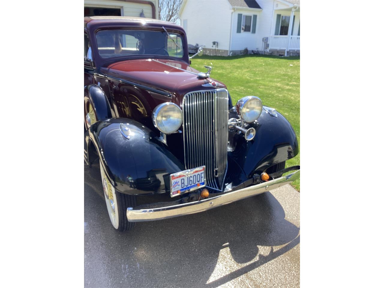 Pontiac-2-dr-coupe-1933-Maroon-Taupe-2