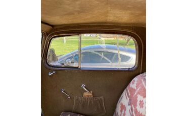 Pontiac-2-dr-coupe-1933-Maroon-Taupe