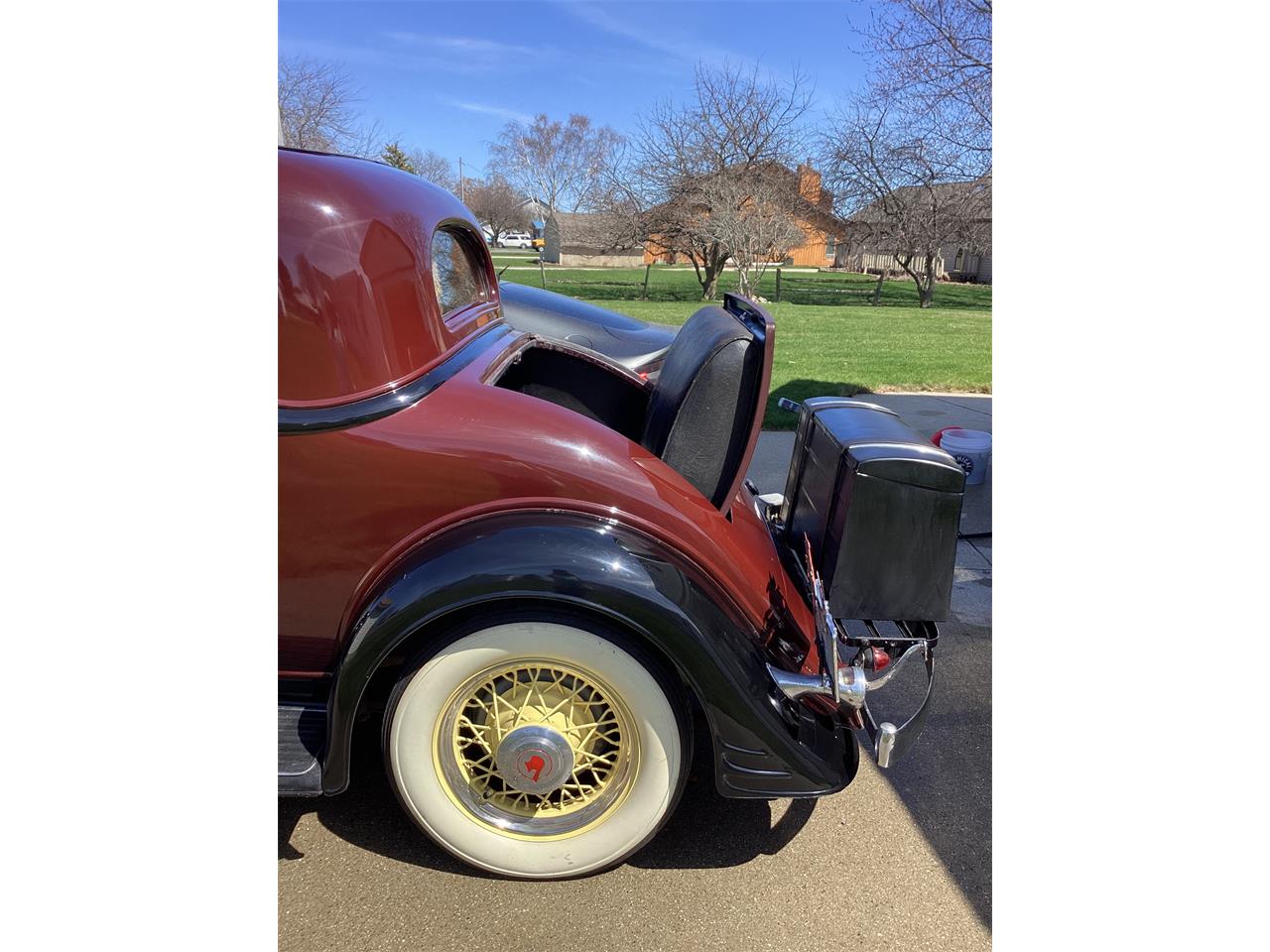 Pontiac-2-dr-coupe-1933-Maroon-Taupe-5