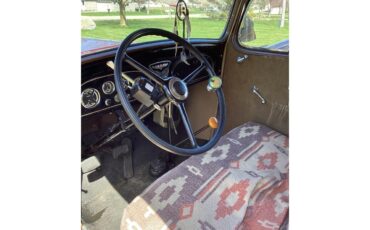 Pontiac-2-dr-coupe-1933-Maroon-Taupe-8