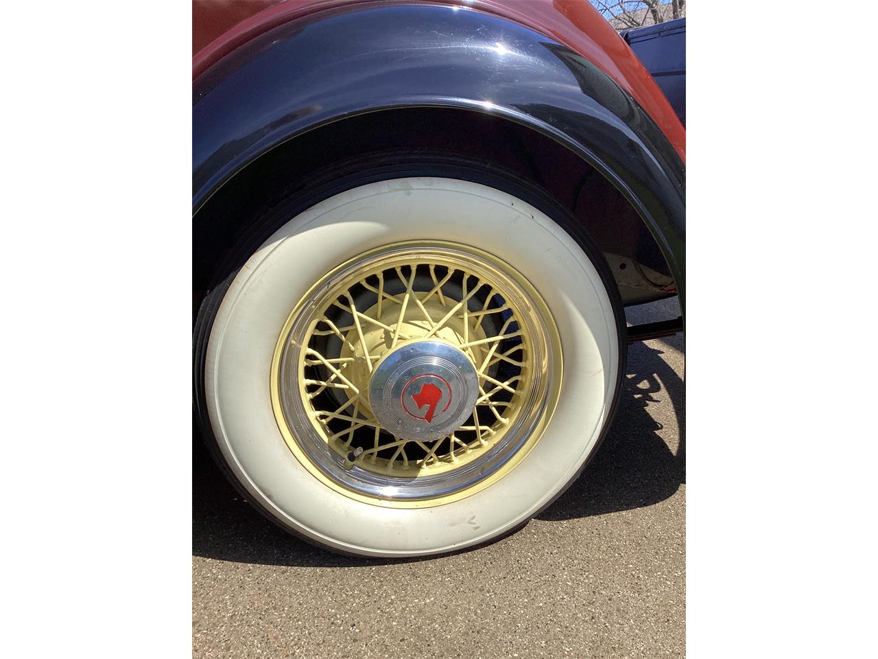 Pontiac-2-dr-coupe-1933-Maroon-Taupe-9