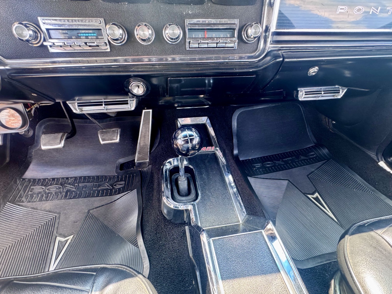 Pontiac-22-1966-30