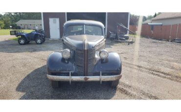 Pontiac-4-dr-sedan-1937-Blue-Tan-1