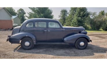 Pontiac-4-dr-sedan-1937-Blue-Tan-2