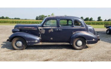 Pontiac-4-dr-sedan-1937-Blue-Tan