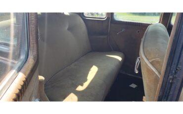 Pontiac-4-dr-sedan-1937-Blue-Tan-4