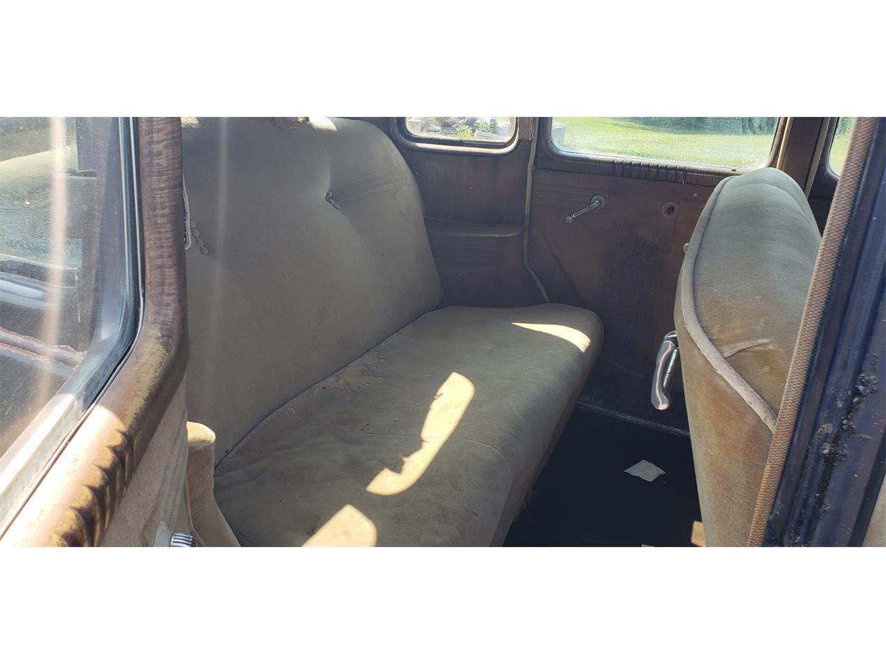 Pontiac-4-dr-sedan-1937-Blue-Tan-4