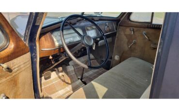 Pontiac-4-dr-sedan-1937-Blue-Tan-6