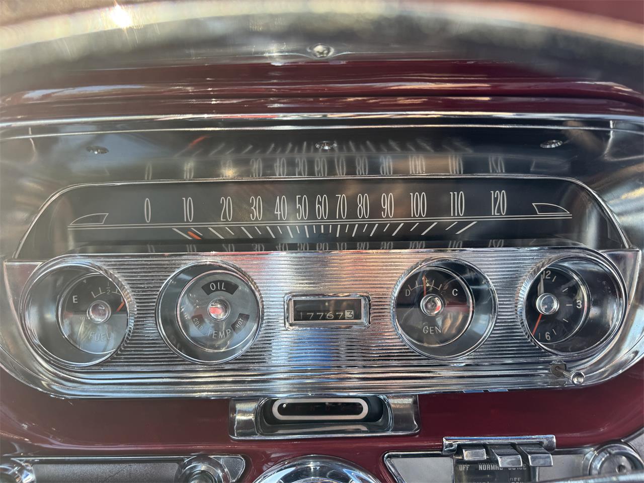 Pontiac-Bonneville-1960-Matador-Red-Burgundy-19