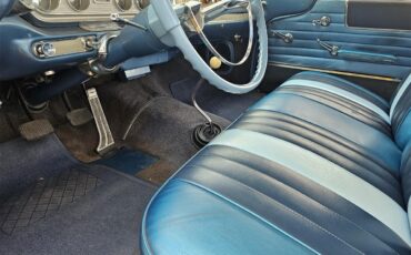 Pontiac-Bonneville-1960-White-Blue-2