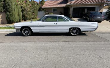 Pontiac-Bonneville-1961-White-Brown-10